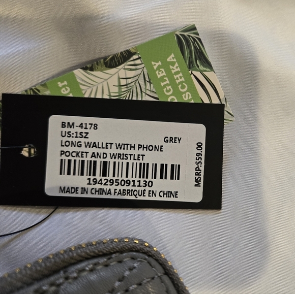 NWT Badgley Mischka Grey Long Wallet with Phone Pocket and Wristlet - Picture 8 of 8